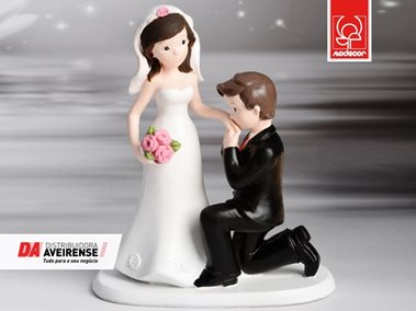Boneco Casamento Noivo de Joelho